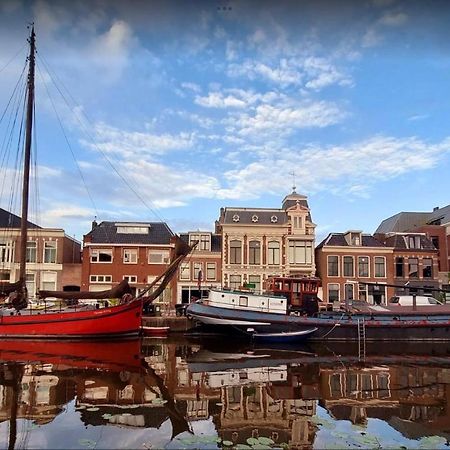 B&B Aan De Gracht Leeuwarden Esterno foto