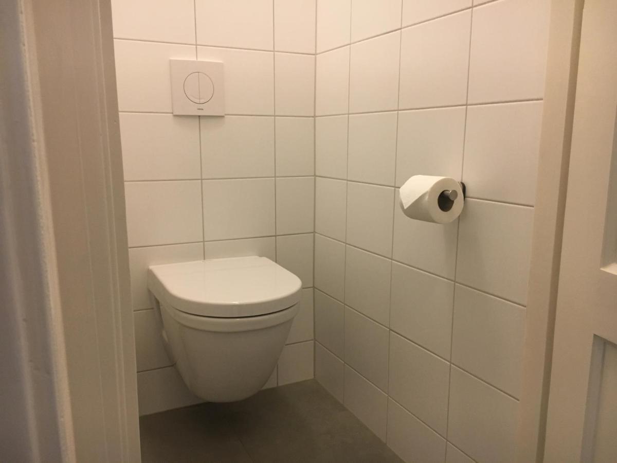 B&B Aan De Gracht Leeuwarden Esterno foto